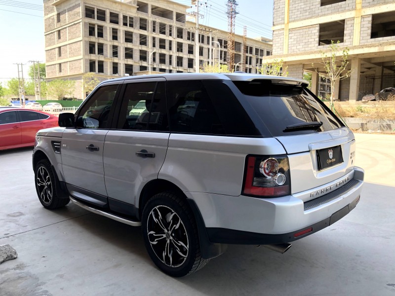 保定11年路虎揽胜运动5