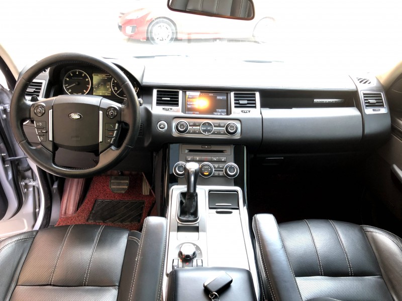 保定11年路虎揽胜运动4