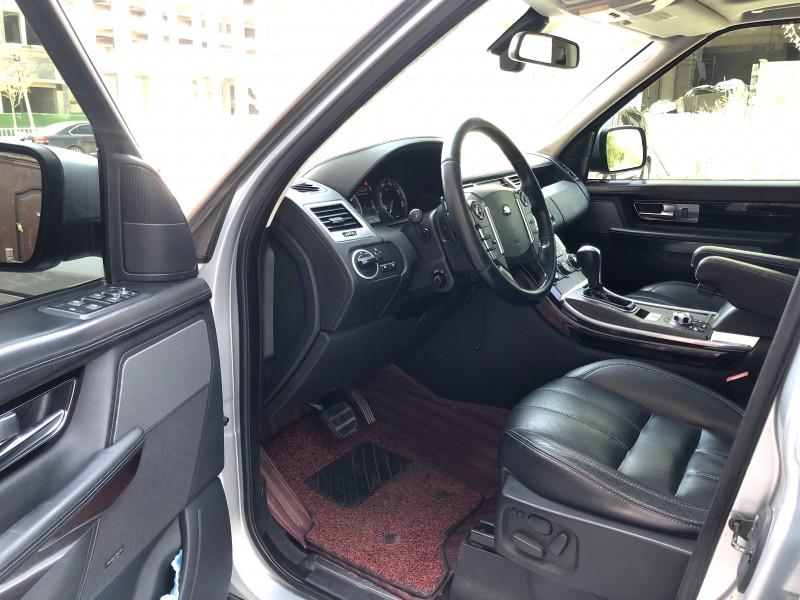 保定11年路虎揽胜运动2