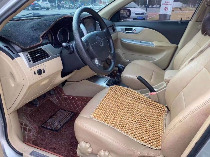 广州10年别克凯越6