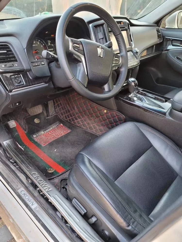 烟台16年丰田皇冠2