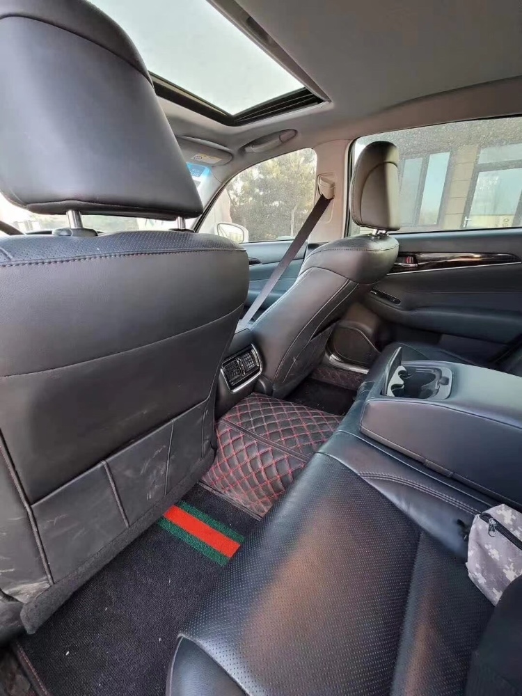 烟台16年丰田皇冠8