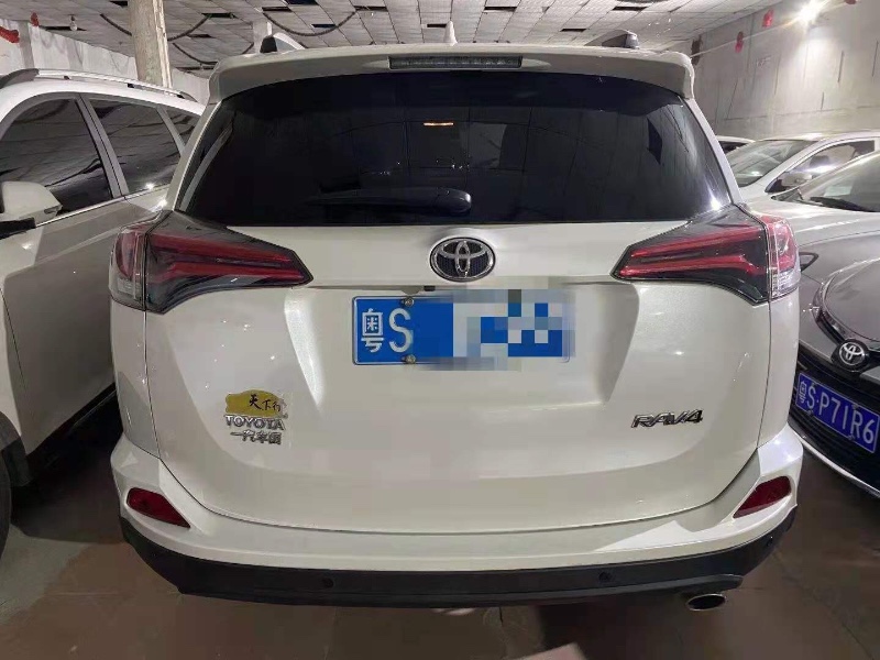 广州17年丰田RAV4荣放2