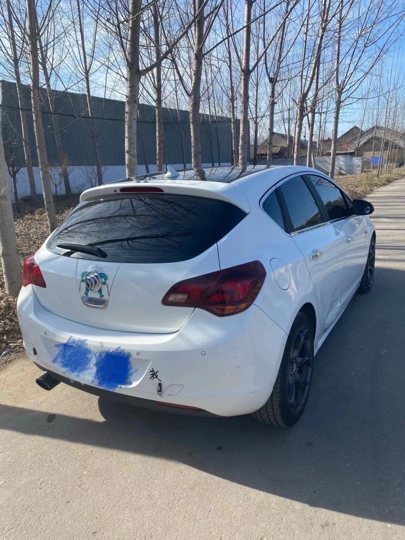 临沂11年别克英朗1