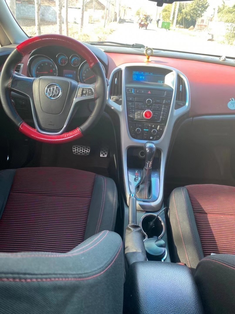 临沂11年别克英朗3