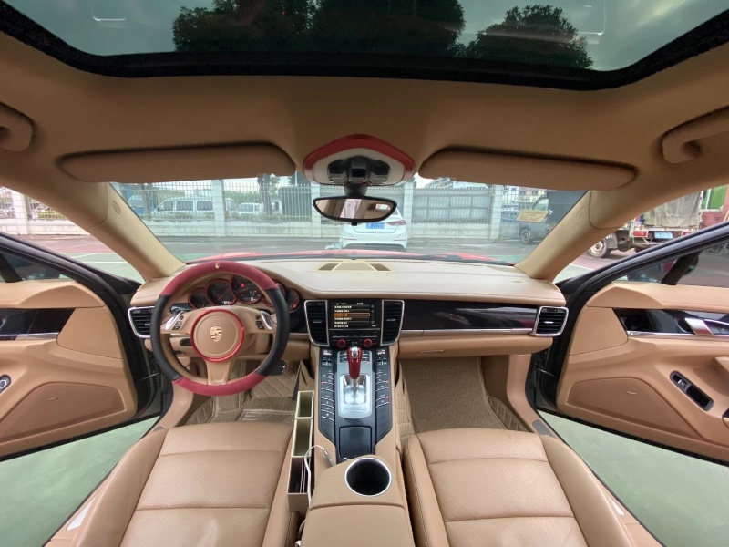 广州12年保时捷帕拉梅拉5