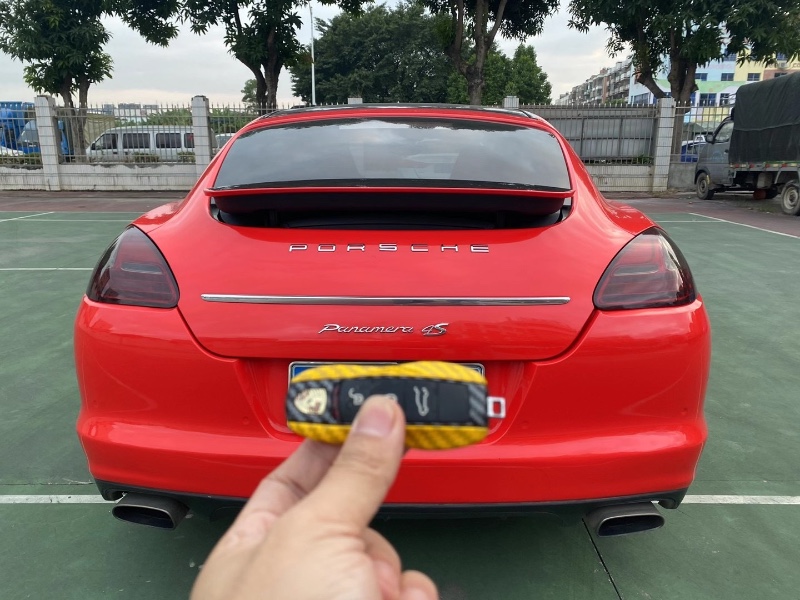 广州12年保时捷帕拉梅拉2