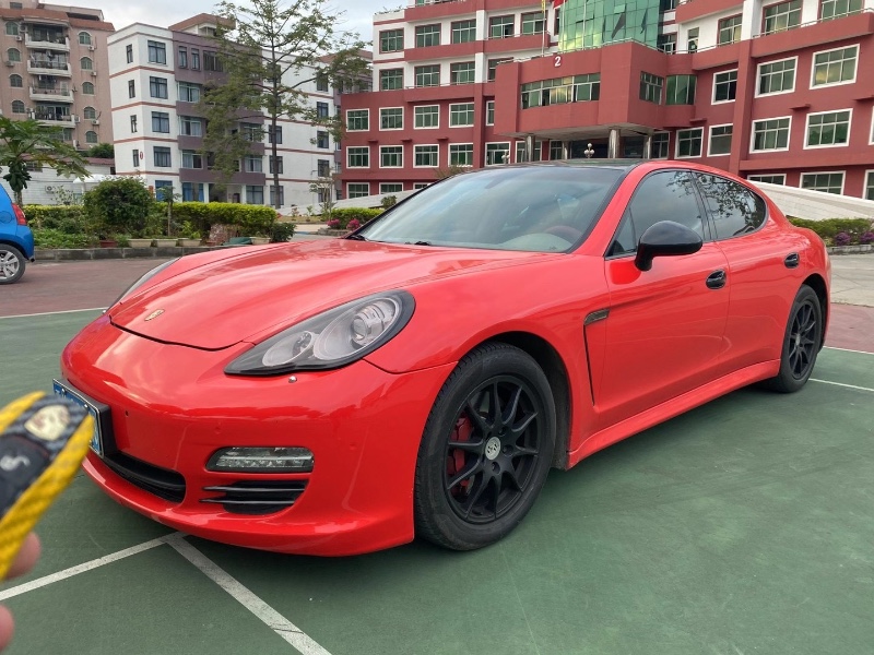 广州12年保时捷帕拉梅拉4