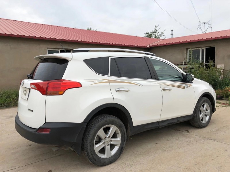鐵嶺14年豐田RAV46