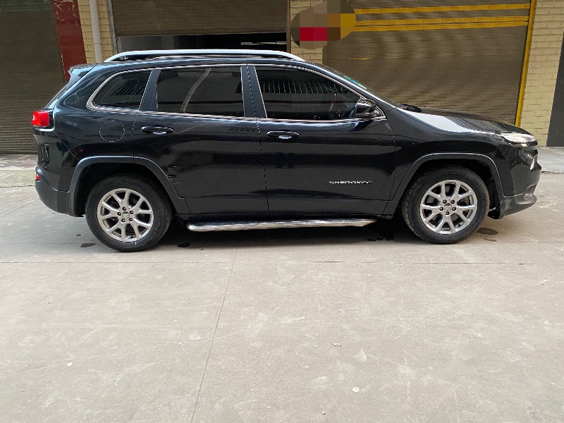 東莞16年Jeep自由光4