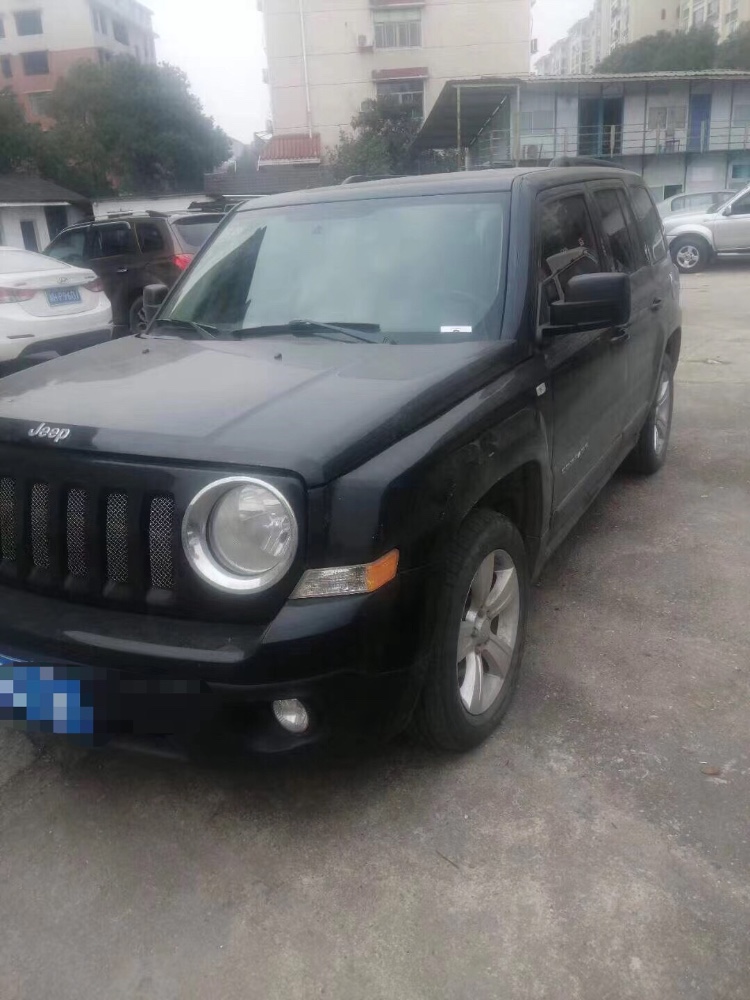 長沙14年Jeep自由客9