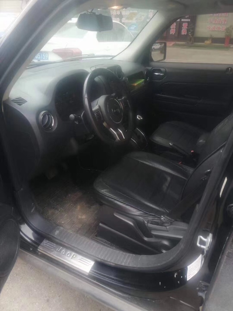 長沙14年Jeep自由客1