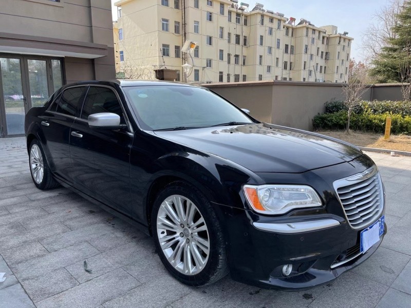 盐城13年克莱斯勒300C2