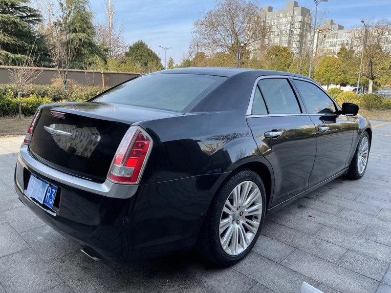 盐城13年克莱斯勒300C5