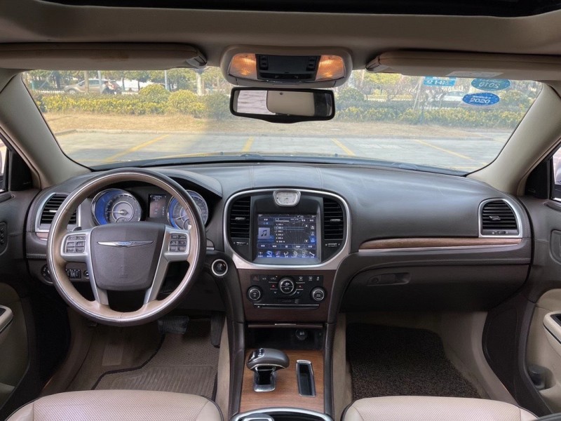 盐城13年克莱斯勒300C7