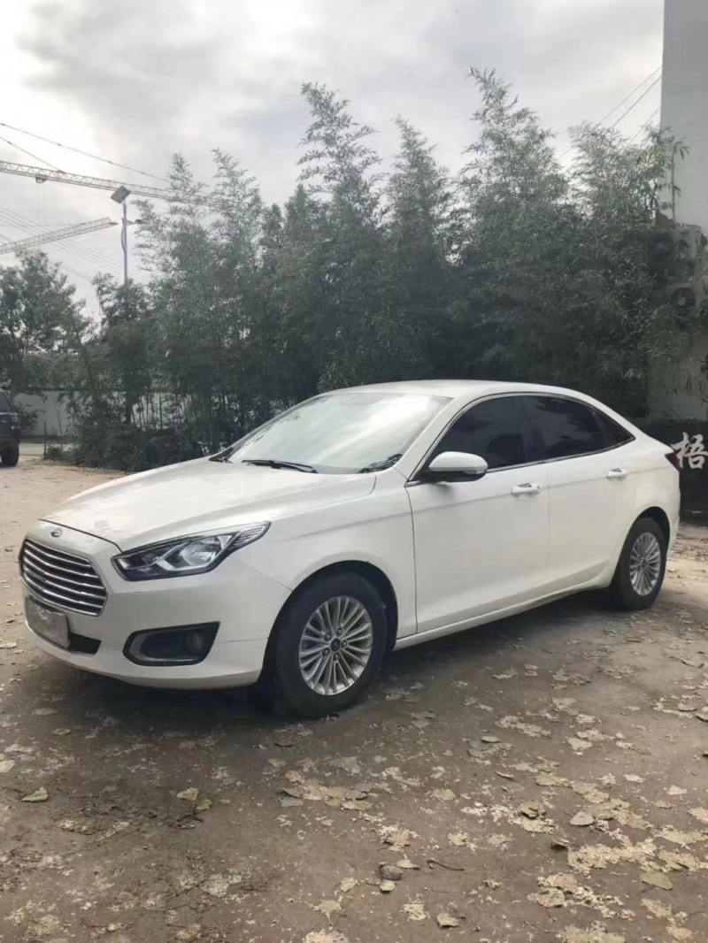 枣庄17年福特福睿斯3