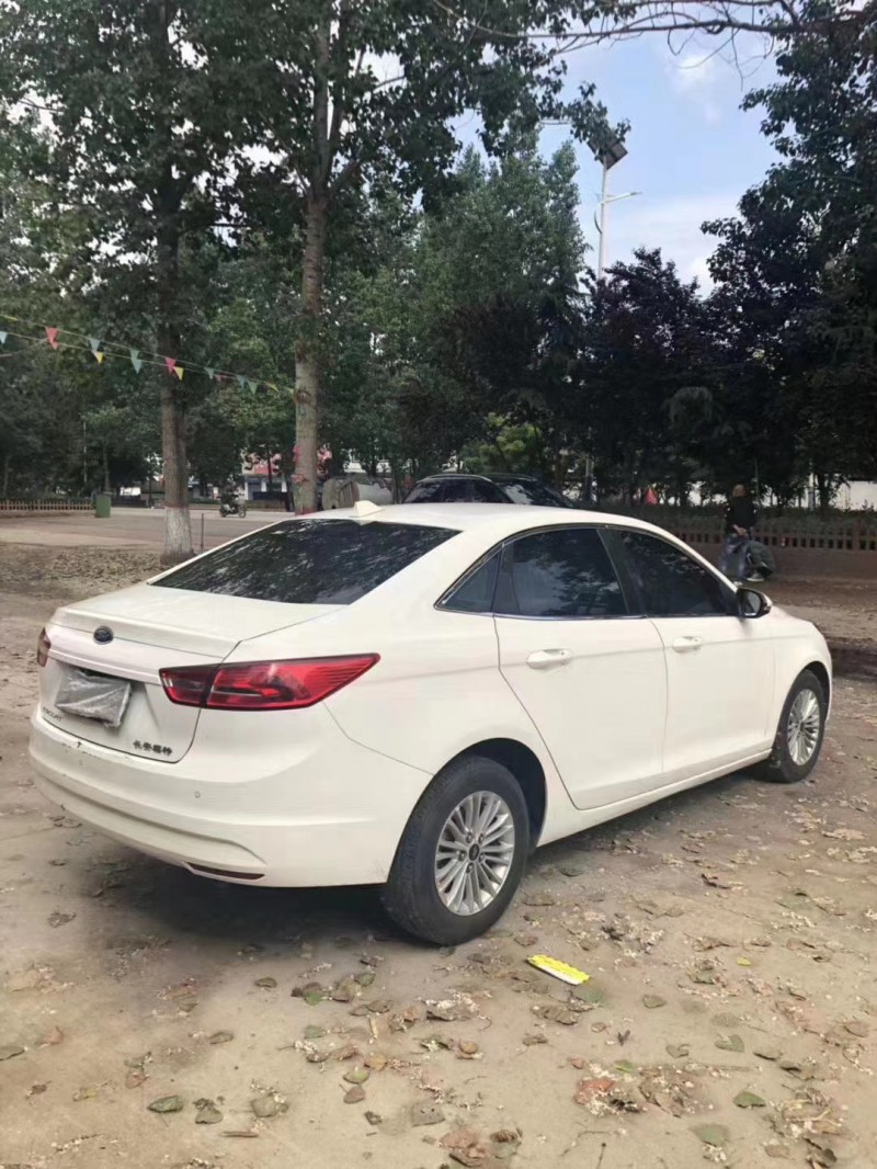 枣庄17年福特福睿斯6