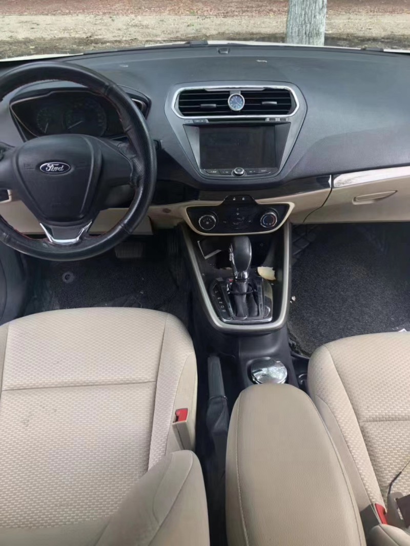 枣庄17年福特福睿斯9