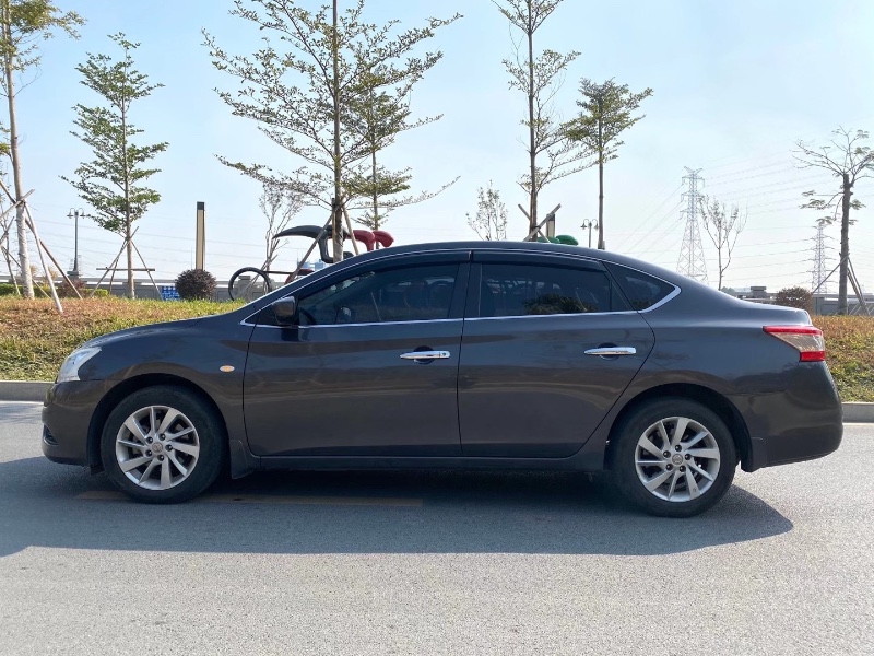 东莞14年日产轩逸5