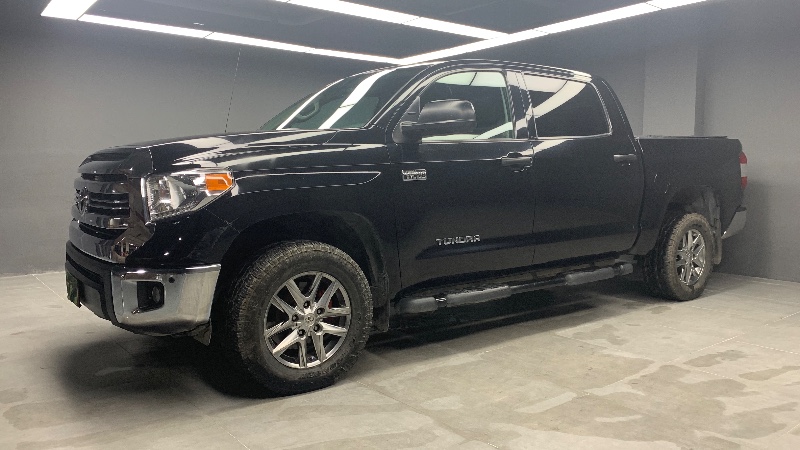 成都16年丰田坦途5