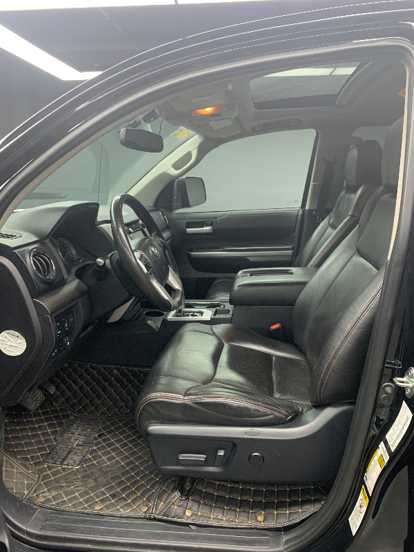 成都16年丰田坦途2