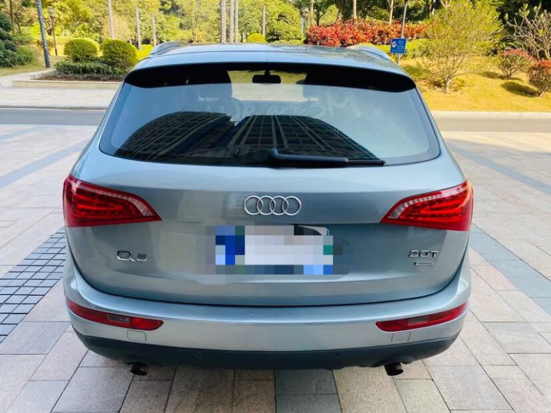 东莞11年奥迪Q56