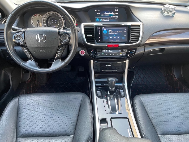 中山17年本田雅阁8