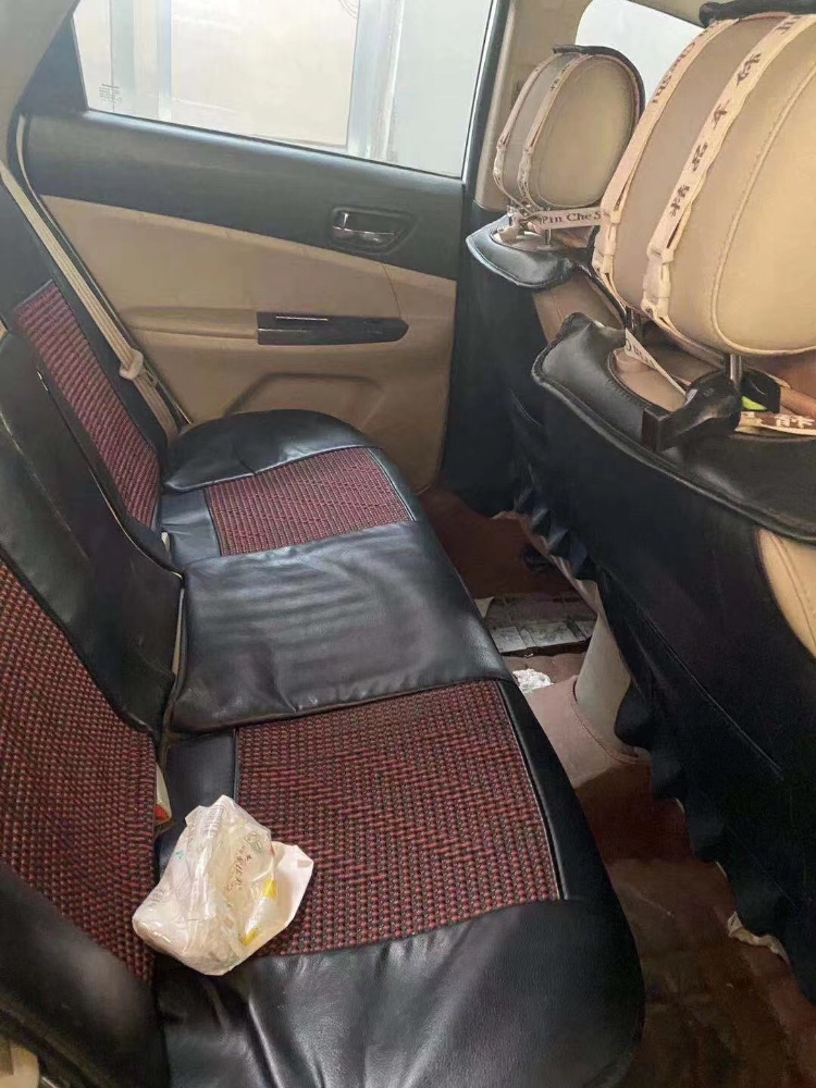 青岛14年长安汽车逸动1