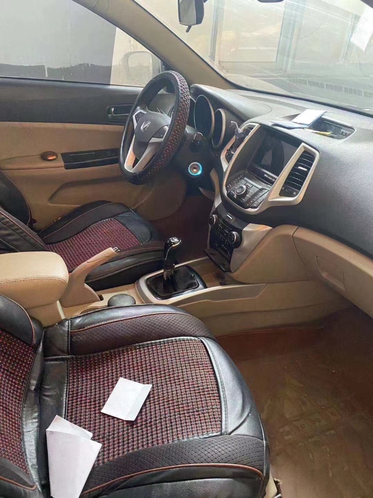 青岛14年长安汽车逸动3