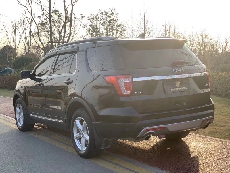 济南16年福特探险者7