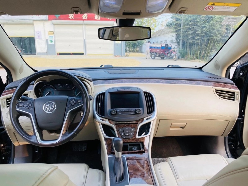 徐州14年别克君越8