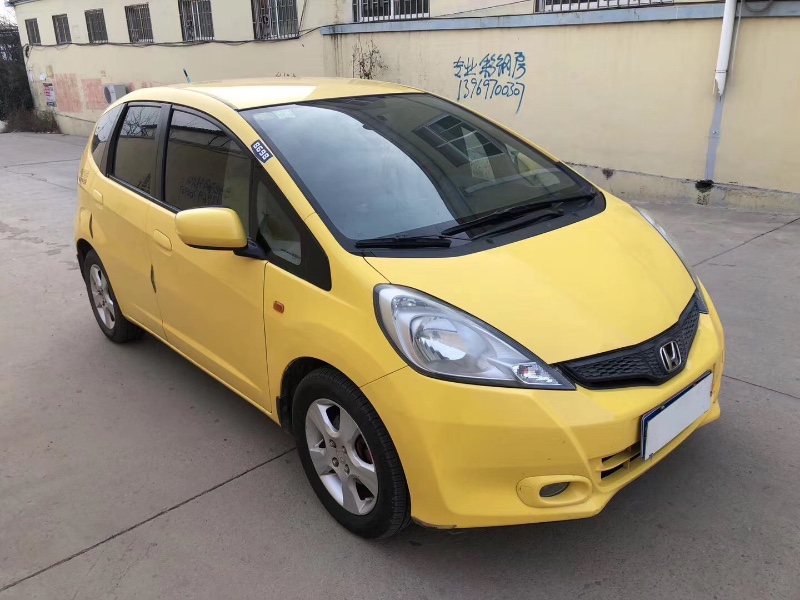 青岛12年本田飞度7