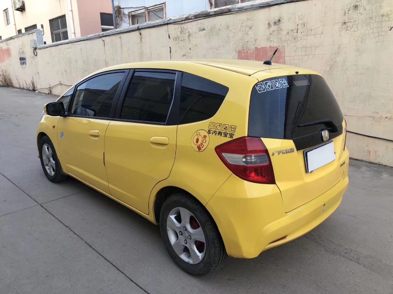 青岛12年本田飞度3