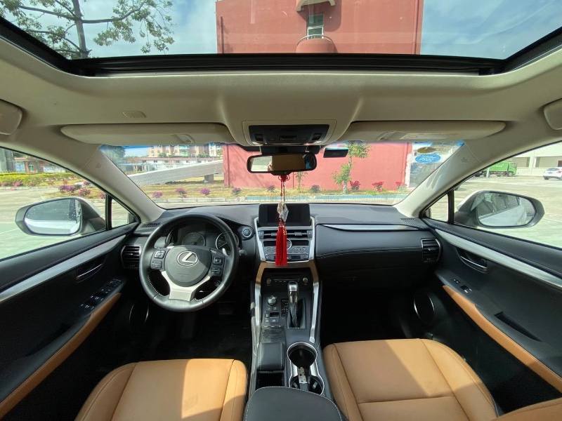 广州18年雷克萨斯NX5