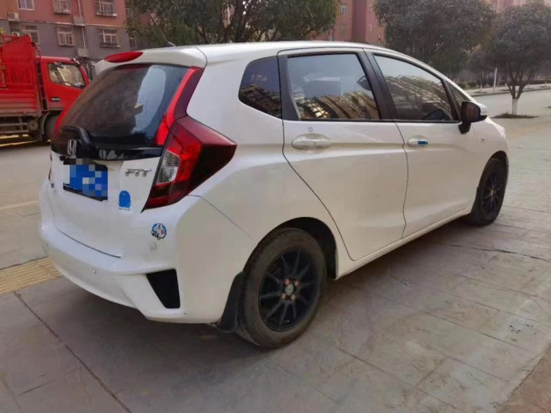 武汉16年本田飞度3