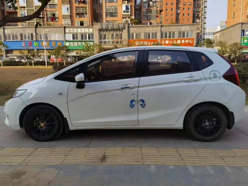 武汉16年本田飞度5