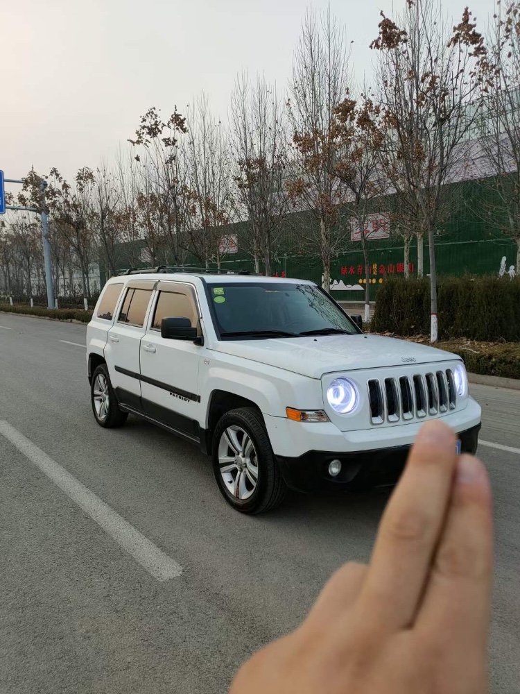 濟南12年Jeep自由客7
