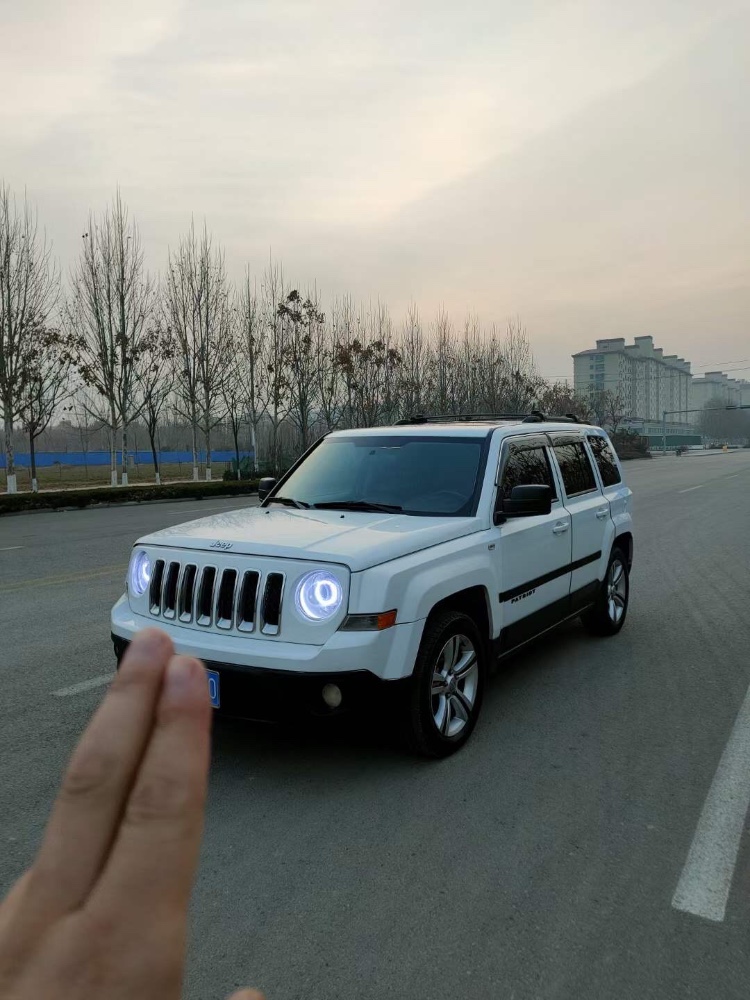 濟南12年Jeep自由客8
