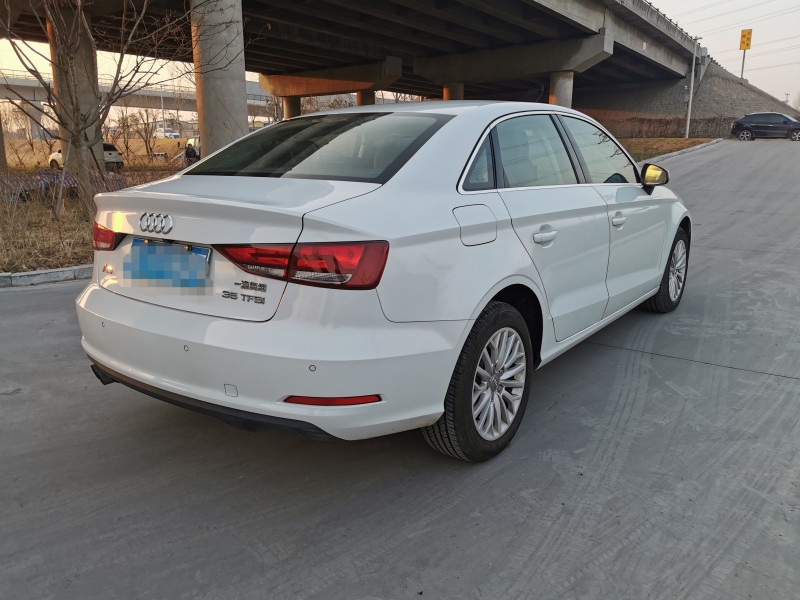 青岛16年奥迪A36