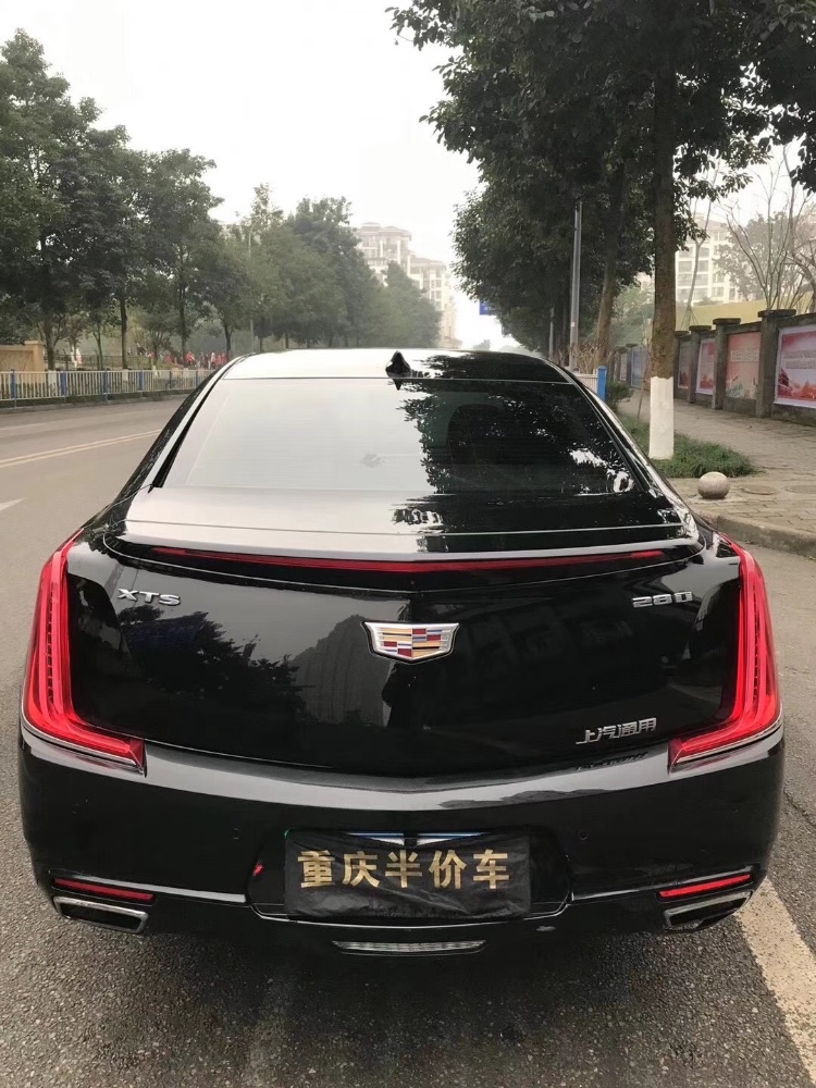 重慶18年凱迪拉克XTS1