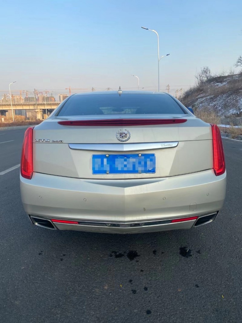 烟台15年凯迪拉克XTS3
