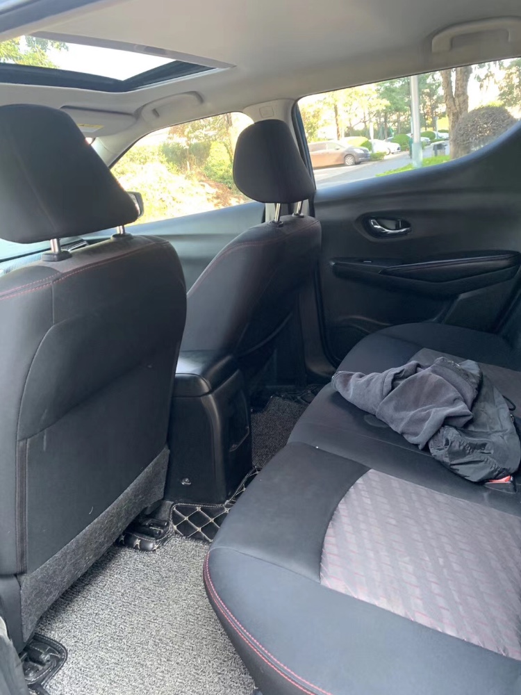 中山17年日产蓝鸟1