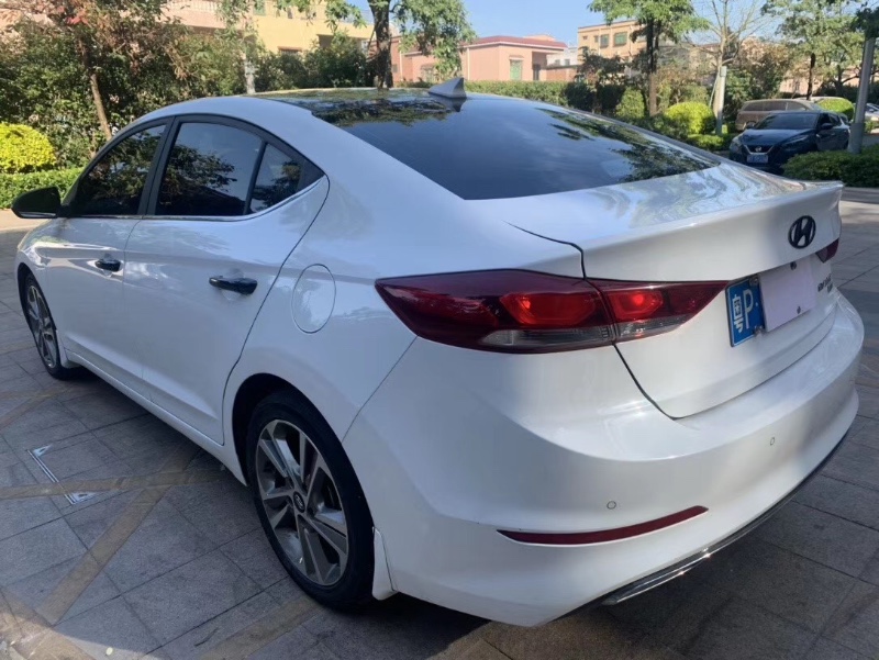 中山17年现代领动5