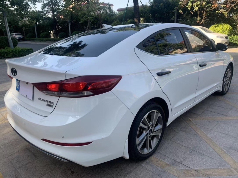 中山17年现代领动4