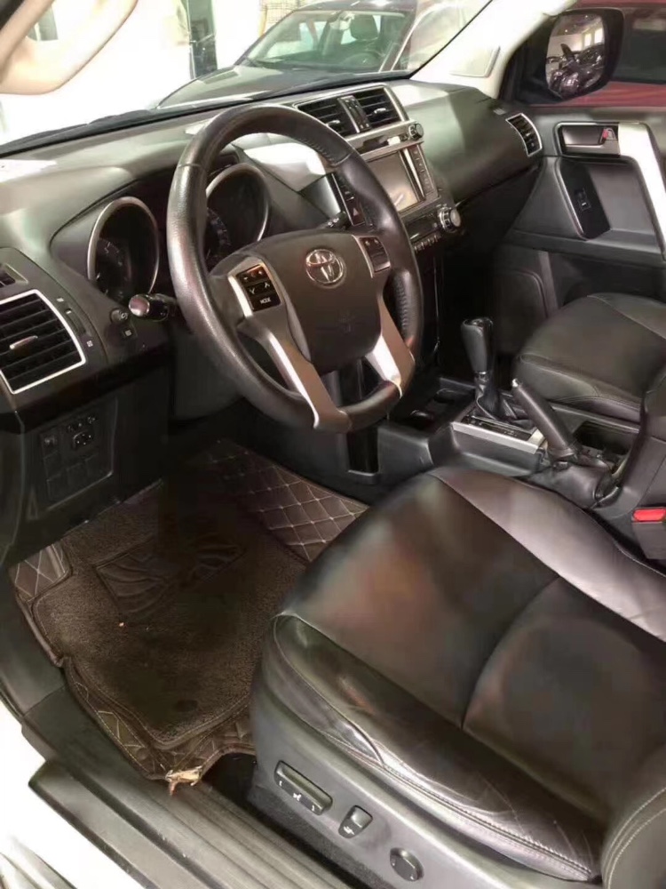 枣庄17年丰田普拉多6