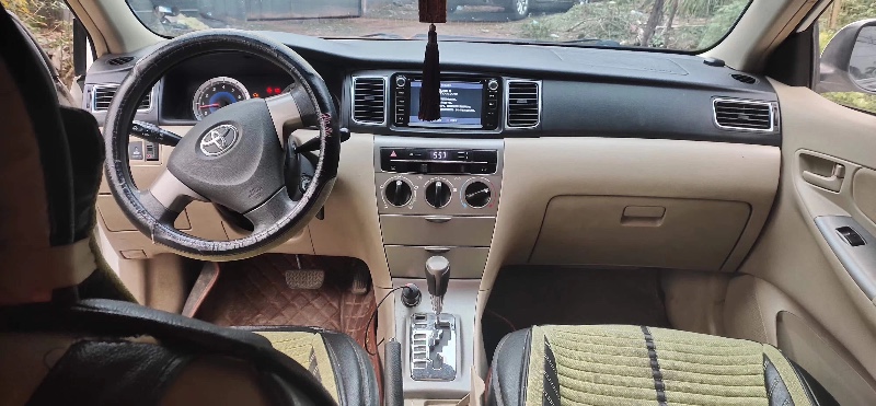 成都15年丰田花冠6