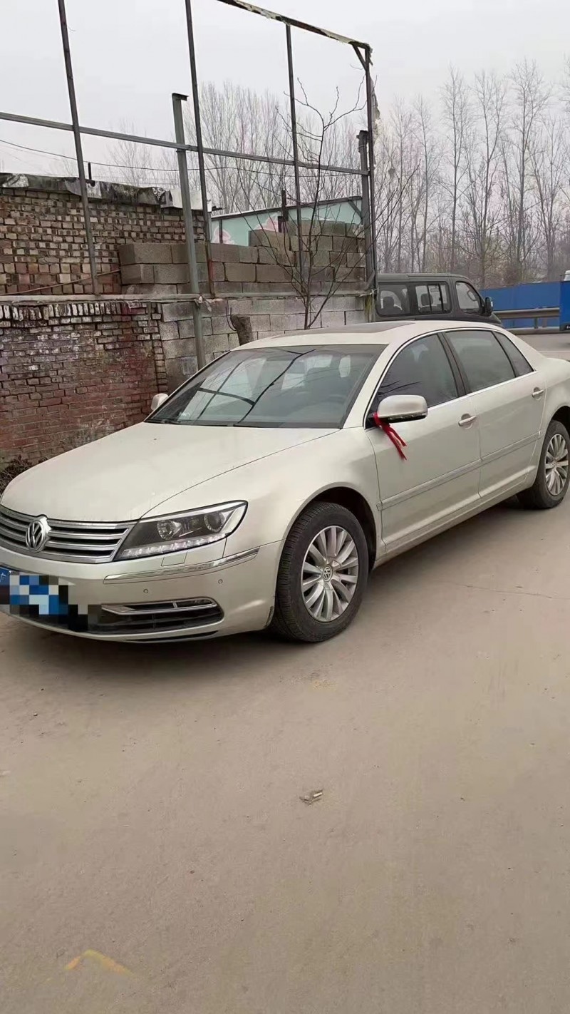 济南14年大众辉腾8