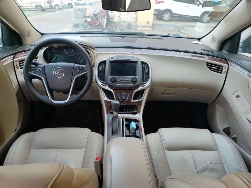 烟台15年别克君越2