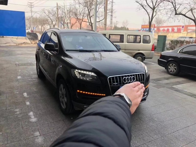 青岛13年奥迪Q71