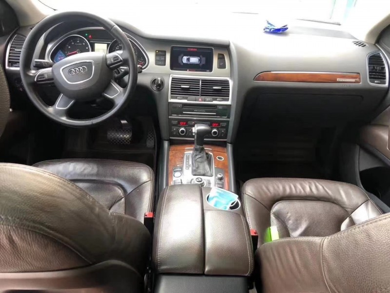 青岛13年奥迪Q77